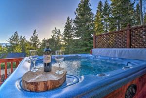 South Tahoe Grandma Family Home Hot Tub and Views