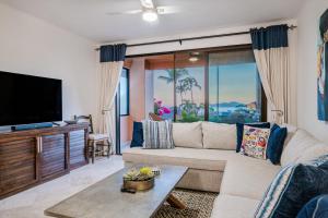Casa Del Mar Dorado 101 2BR Beachfront Condo