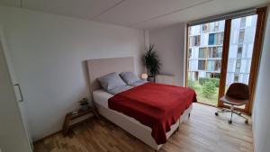 Scandinavian Apartment Close to Water and Bridges