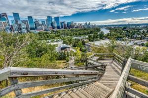 Nordic Heights YYC 3BR Fast WiFi Workspace