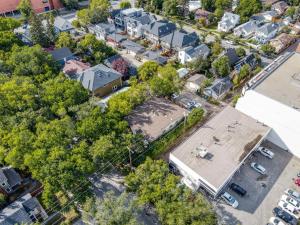 Nordic Heights YYC 3BR Fast WiFi Workspace