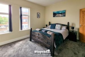 Rustic Ebony Suite with Free Parking