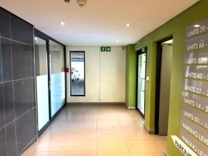 Emy KJG CBD Balcony Aircon 2 Bedroom Merensky Towers