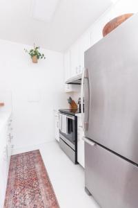 Casita Suave, Downtown SB One Bedroom Condo