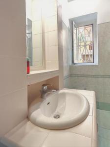 Carma32 - Brightful Suite close to CityCenter