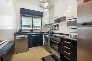 Luxury Condo-Pool with AC and pool, close to the beach by Algarve Dream Holidays