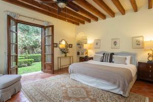 Casa de Inspiración, Grand Estate with Lush Gardens