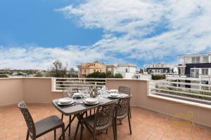 Zafira apartment - Seaview, pvt terrace, luxury design, A-C