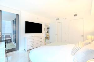 Stylish Brickell Condo | 2BD Chic & Central