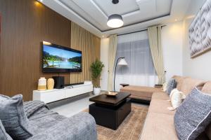 Rockview Lake Victoria 2BR Retreat