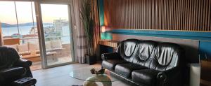 Elegant luxury apartment with sea view