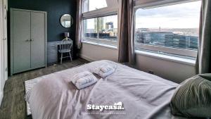 Modern City Centre Apt Stunning 18th Floor View