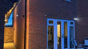Comfortable 5 - Guest Abode - In Quiet Village