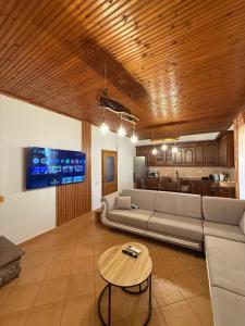 Xhoni House