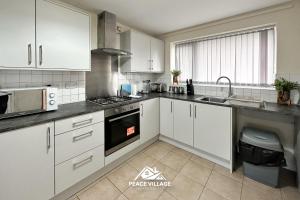 Gateway Residence 5min to City Centre w Parking