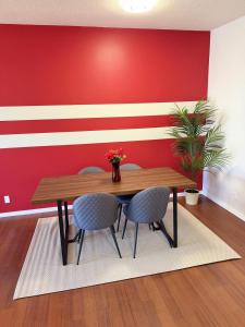 Cozy 2BR Near Zoo Downtown & Max Bell