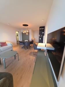 Luxe appartement Zeedijk incl parking en eindschoonmaak
