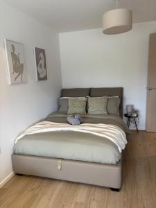 Central Milton Keynes Studio 5 Minutes from Downtown