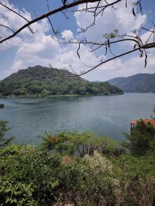Coatepeque Lake Stay & Bites