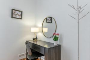 AirHome - Library Apartment