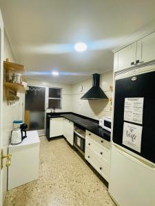 Alicante Family Home Stay PARKING