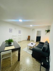 Alicante Family Home Stay PARKING