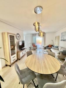 Sunny 3 bedroom townhouse with a sea view