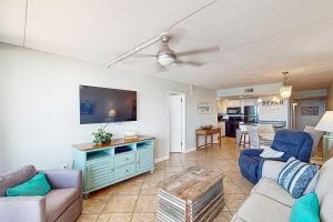 Island Winds East 809