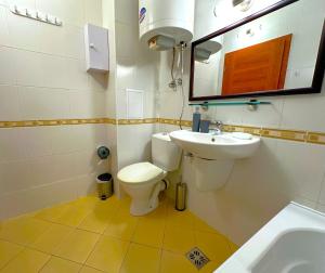 Spacious Sea Retreat - Pools & Prime Location
