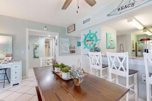 Recently renovated 5th-floor oceanfront condo with pool ocean view & WiFi