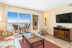 12th-floor beachfront condo with private balcony AC hot tub pool sauna