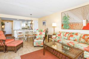 12th-floor beachfront condo with private balcony AC hot tub pool sauna