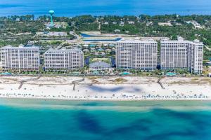 Fantastic Condo on 11th Floor with Gorgeous Views of the Water Shared Pool Hot Tub