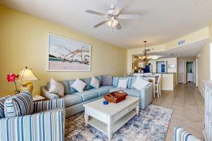Fantastic Condo on 11th Floor with Gorgeous Views of the Water Shared Pool Hot Tub