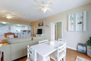 Waterfront condo with bay views pool hot tub boat ramp & private balcony