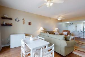 Waterfront condo with bay views pool hot tub boat ramp & private balcony