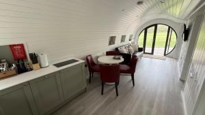 Oak Lodge - Riverbank Lodges