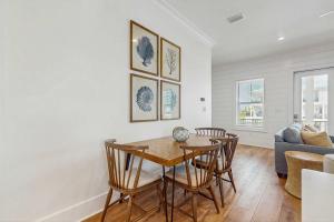 Brillant cottage near beach with shared pool balcony and washer & dryer