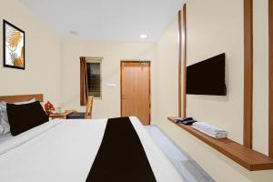 Collection O Chittinagar Vijayawada Formerly Savera Residency