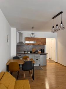 Rest & Reset Apartaments Lazur - 10 Min to Beach & Sea Garden