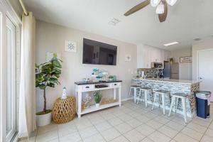 Grand Beach Resort 305