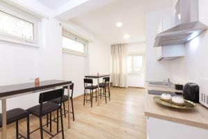 Domina Pentagon Suites - Rome Tiburtina Guesthouse