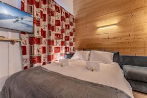 Ski-In and Out with Panoramic Views central