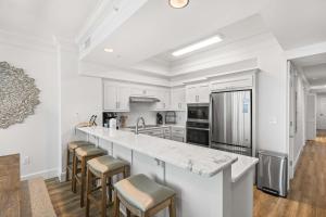 Gulf front condo with pool beach access and wrap around balcony