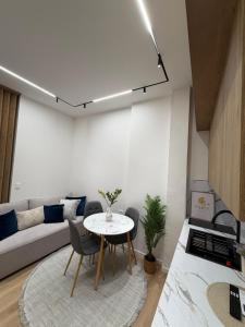 Paris and Eneas Studios