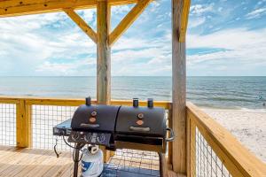 Gulf Front Paradise - Swim Spa Dolphin Spotting and Beach at Your Doorstep