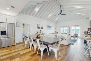 Gulf-Front Oasis - Rooftop Heated Pool Elevator & Dog-Friendly