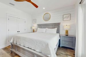 Gulf-Front Oasis - Rooftop Heated Pool Elevator & Dog-Friendly