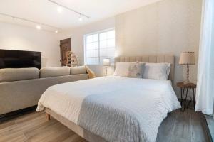 Beautiful Studio Apt near Beverly Hills with Kitchen and washer and dryer