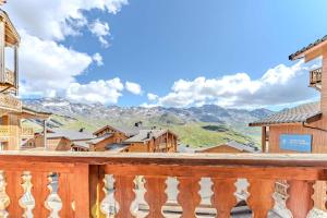 Alpine Stay w Balcony near Slope center of Val thorens